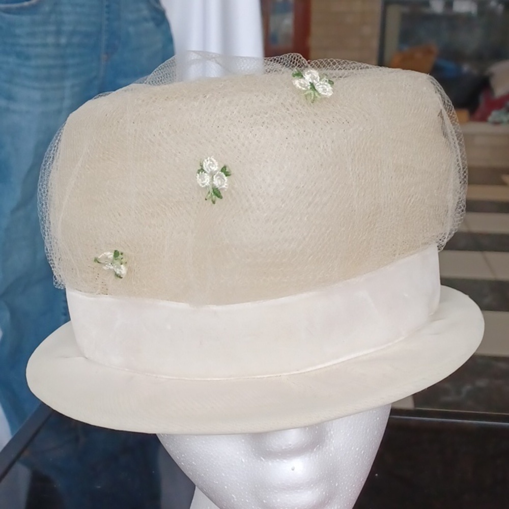 Vintage 50’s 60’s Church Pillbox Style Hat With Flowers, velvet ribbon & netting